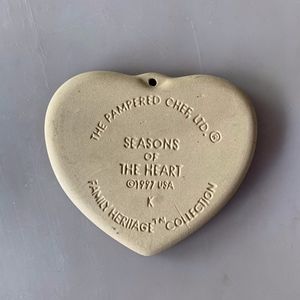 1997 Pampered Chef Seasons of Heart Cookie Mold